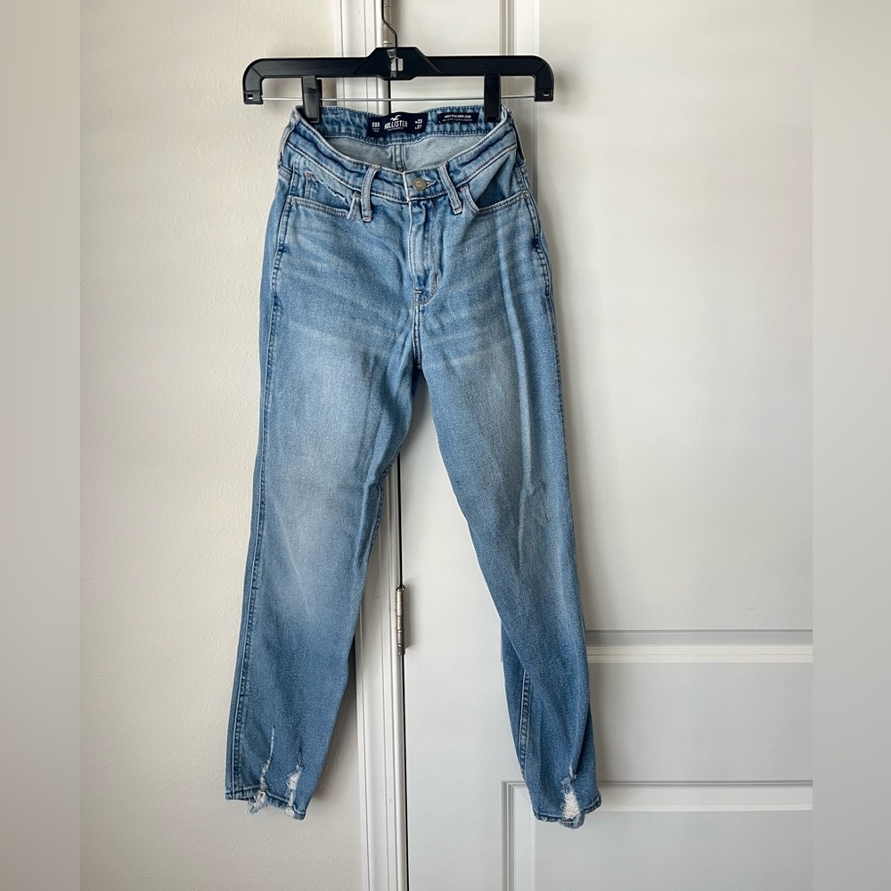 Hollister Women's High Rise Mom Jeans 00R light wash distressing
